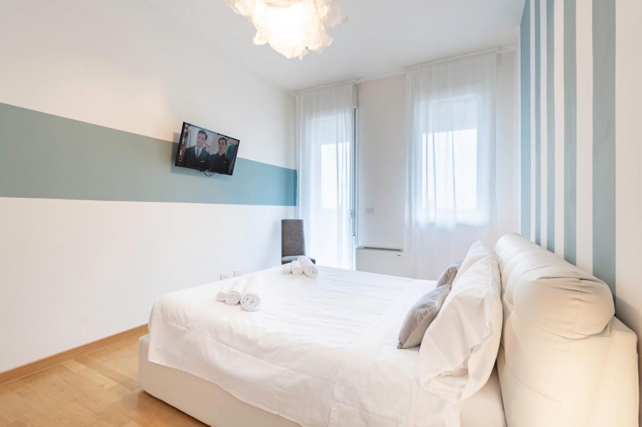 Three-Bedroom Apartment,1233536681:JPEG