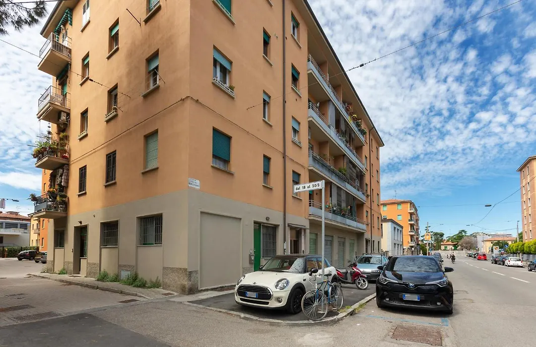 GuestHost - The Green Door - Ospedale Maggiore Studio-1