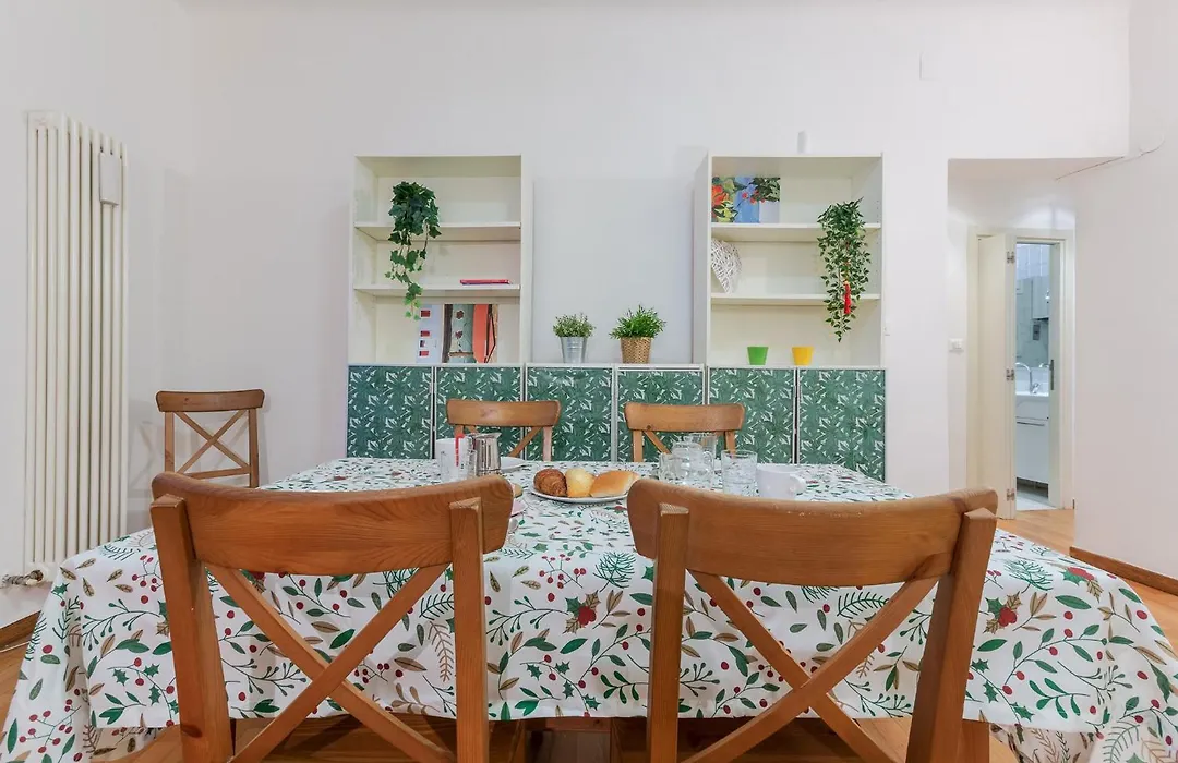 Guesthost - Cozy Apartment Near Margherita Gardens!-1