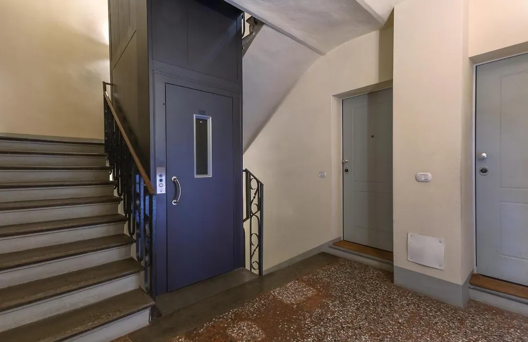 Bologna Saragozza District Apartment-1