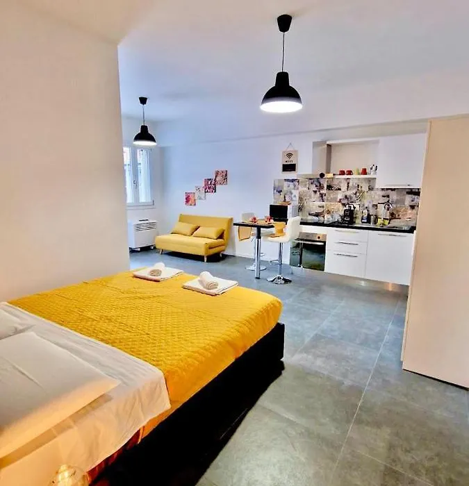 Friendlyhouse-1