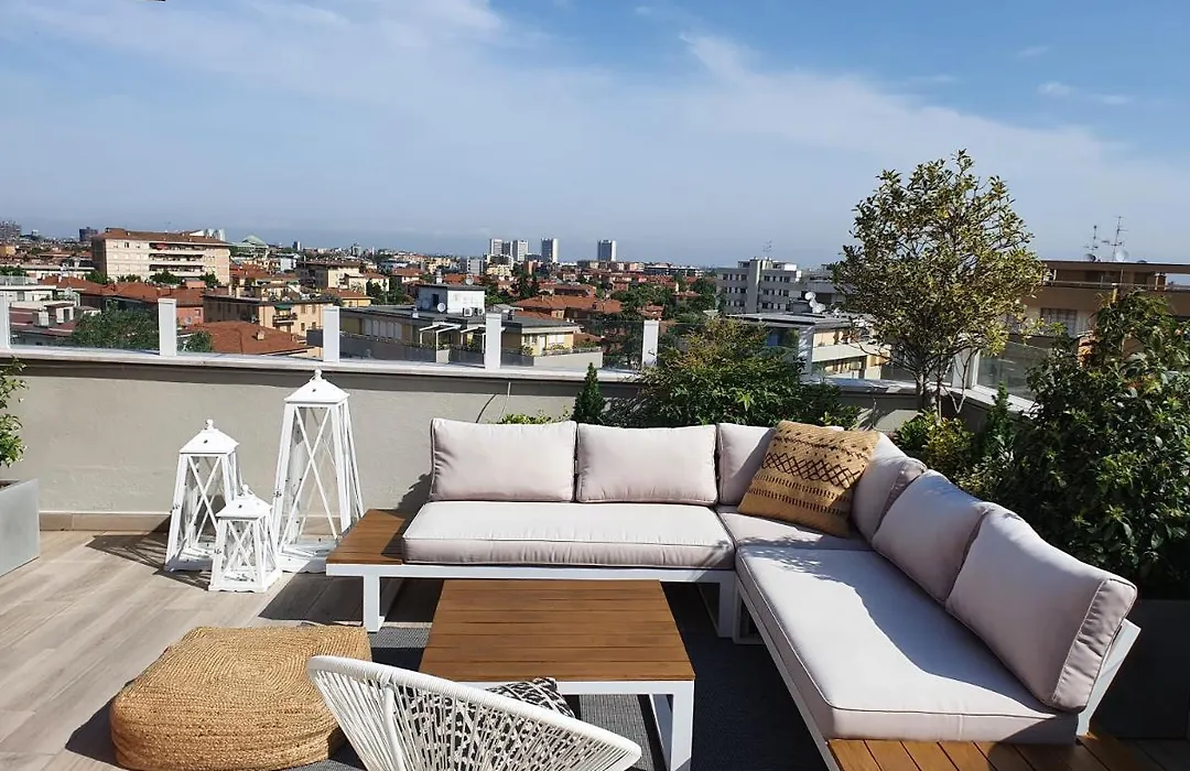 Penthouse F8 - Panoramic Terrace, View Two Towers-1