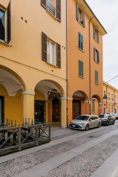 Suite in via del Pratello-1