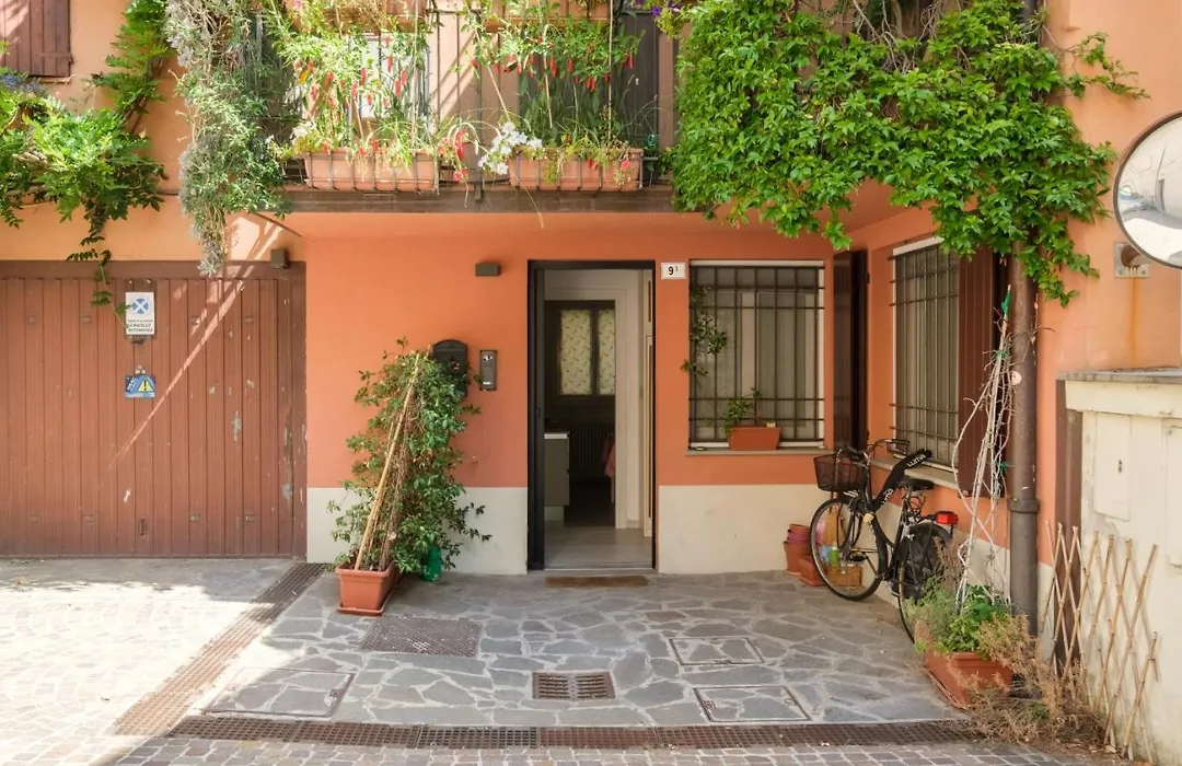 San Mamolo Apartment by Studio Vita-1