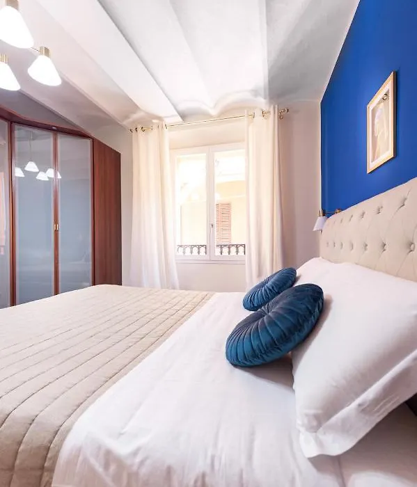 Indipendenza Holiday Home-1