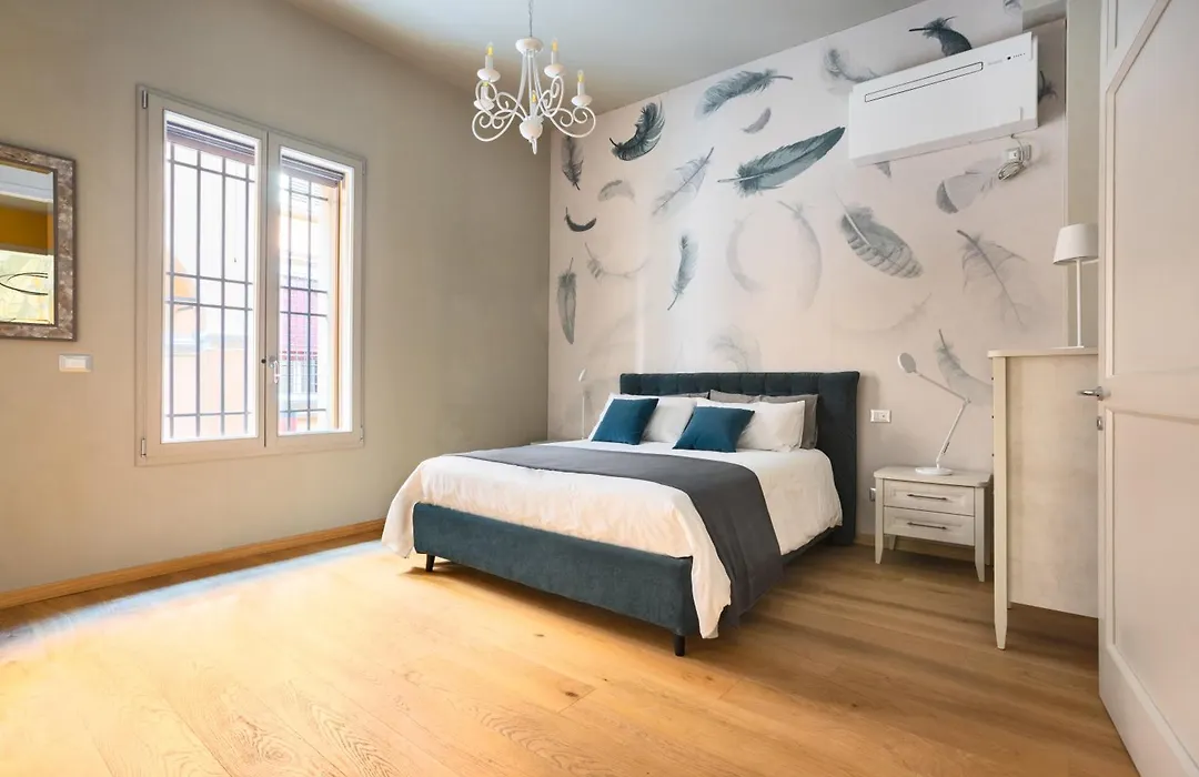 Central And Comfy Apartment Free Netflix And Disney Plus-1