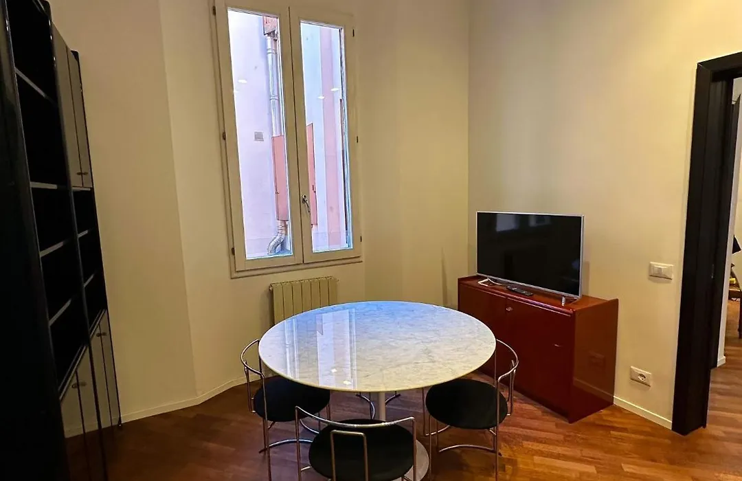 whouse large suite apartment indipendenza-1