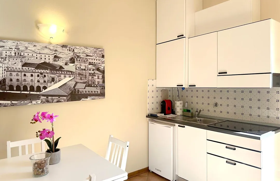 Int 12 - Appartamento dei Gerani by Residence San Luca-1
