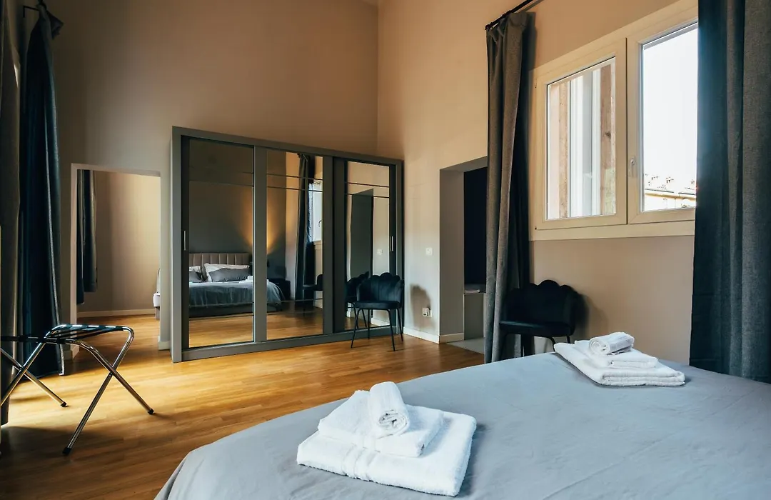 Indipendenza Apartment City Center-1