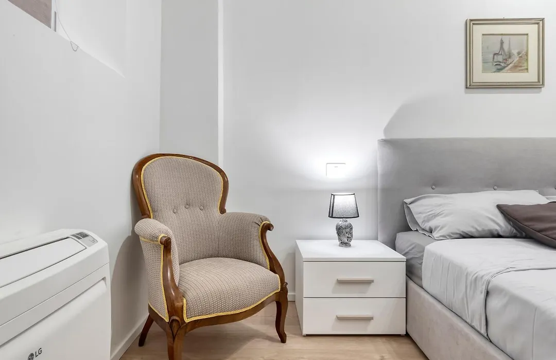Carbonara Palace 1 - Luxury Comfort Under Medieval Towers-1