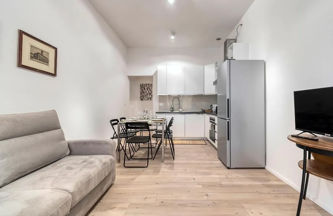 Carbonara Palace 2 - Luxury Comfort Under Medieval Towers-1