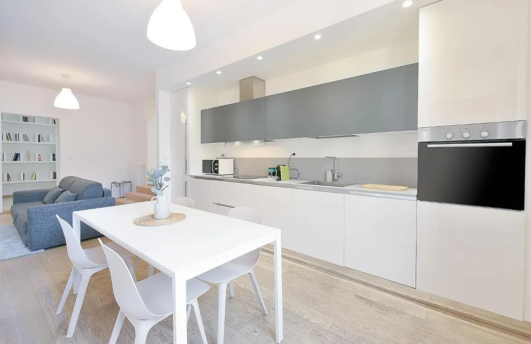 San Vitale 5 Stelle - Central Luxury Apartment-1