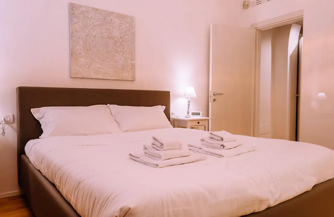 Appartamento elegante alle Due Torri by Wonderful Italy-1