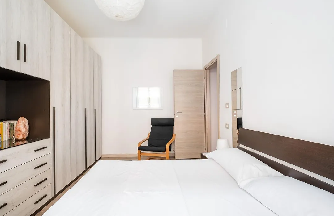 Porta Mascarella Apartment by Wonderful Italy-1
