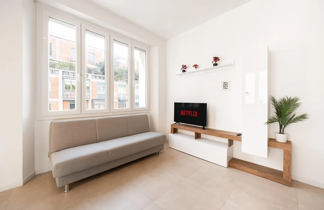 Arcos - 10 minutes walk to Piazza Maggiore-1