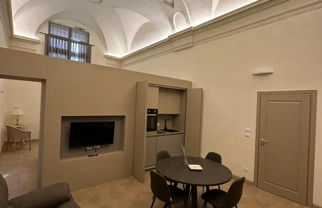 Design Suite In Historical Palace-1