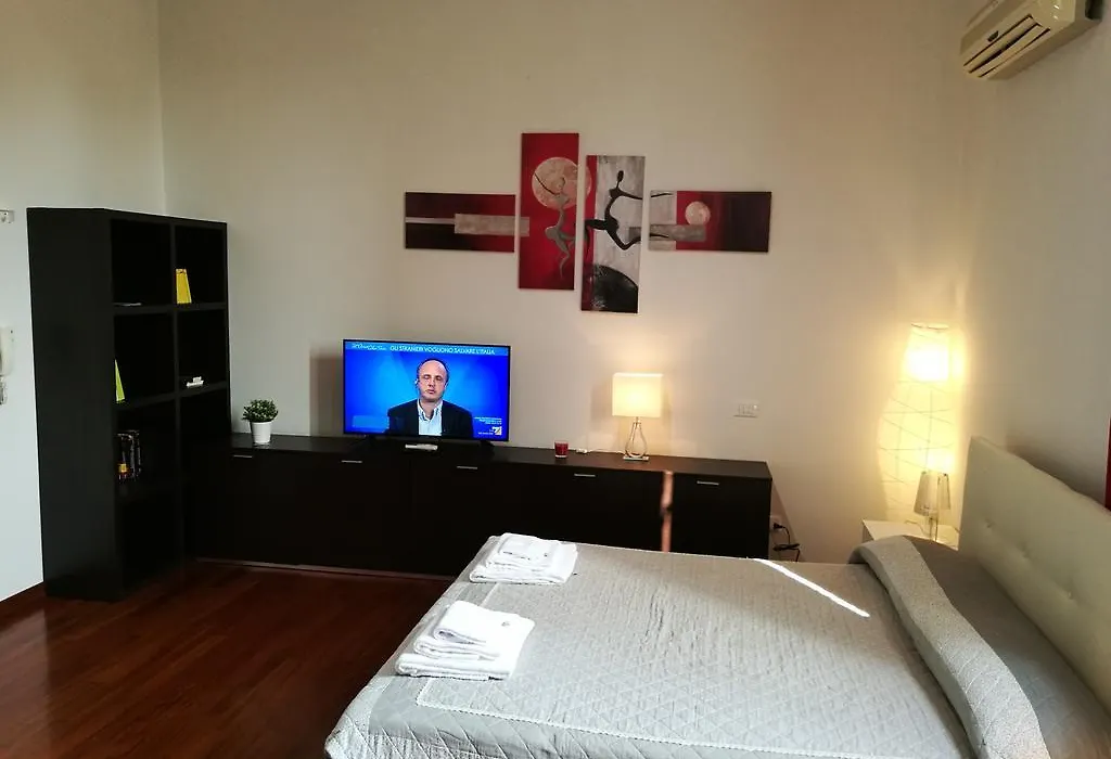 Residenza Piazza Dei Martiri 8-1