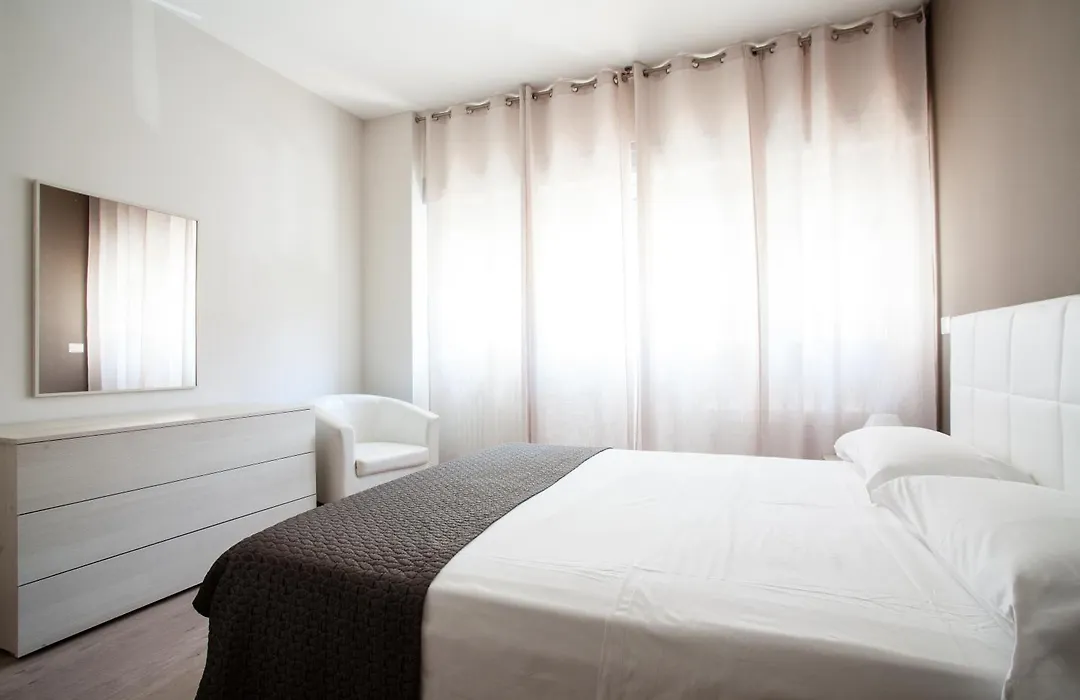Astoria Suite Apartments-1