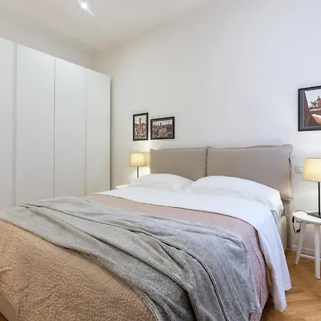 Bologna Piazza del Nettuno Apartment-3