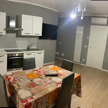 Marconi 30 Apartment-3
