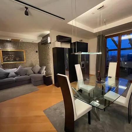 Attico con vista spettacolare e Jacuzzi-2
