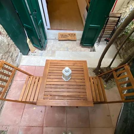 Il cortile tra i portici-2