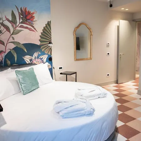 Palazzo Scappi Gardi Luxury Apartments-2