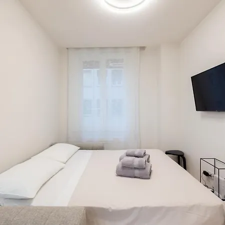 Just Urban Stays - Design Apartment In The Heart Of Bologna-3