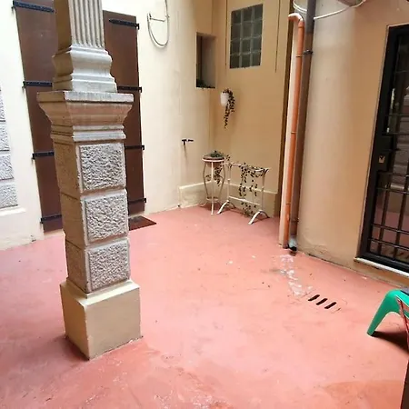 Central And Cozy Loft With Courtyard-2