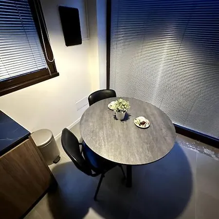 Appartamento con parcheggio comodo-3