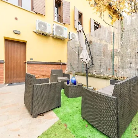 Appartamento Unico a Bologna con 3 Camere e Parcheggio Gratuito-3