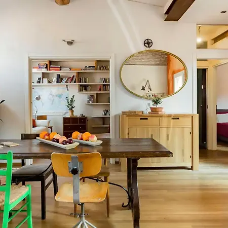 Bright&Peaceful Apartment in Historic Palazzo-3