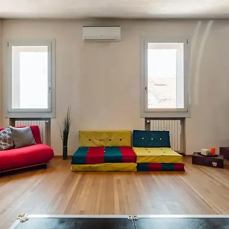Bright&Peaceful Apartment in Historic Palazzo-2