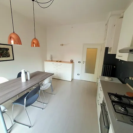 Spacious Three-Room Apartment In Saragozza-2