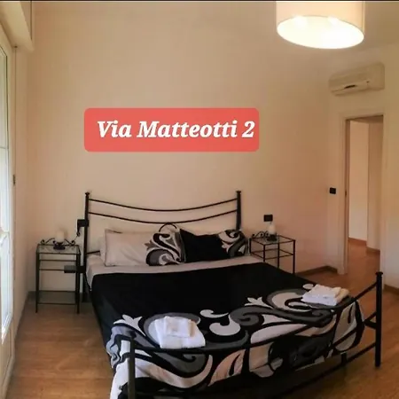 Via Matteotti & Via Carracci Apartments-2