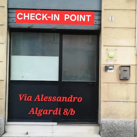 Via Matteotti & Via Carracci Apartments-3