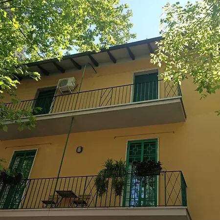 Casa di Dora elegante 3 camere Sant'Orsola-2