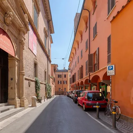 Carbonara Palace 2 - Luxury Comfort Under Medieval Towers-3