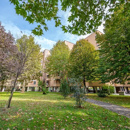 Le Cinque Rose Airport Apartment-2