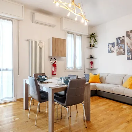 DiffeRent Home - Parcheggio privato-2