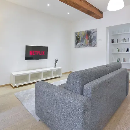San Vitale 5 Stelle - Central Luxury Apartment-2