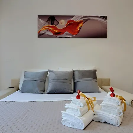 MASCARELLA SUITE - elegante design con patio nel centro storico-3