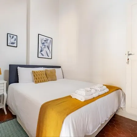 Central Penthouse G Reni-3