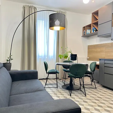 De' Carracci Prestige Apartment-2