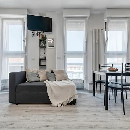 Front Station Apartment By Different-3