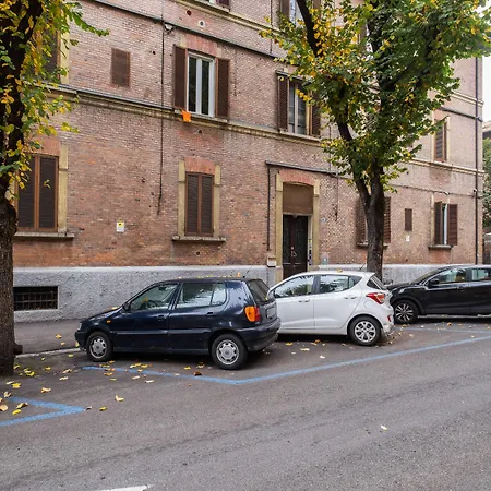 Bolognina Centro-Stazione Apartment-2