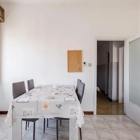 Quiet And Cozy Urban Apartment By Wonderful Italy-2