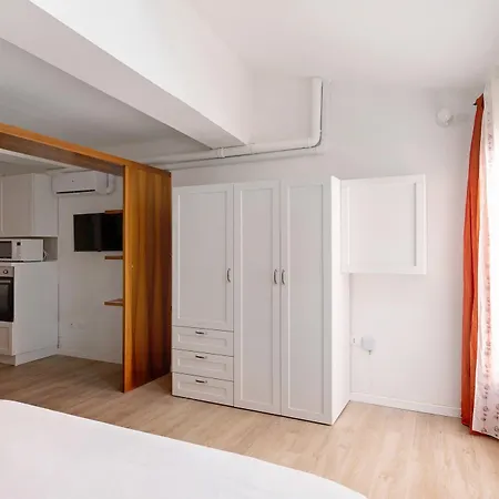 Bright And Cozy Studio By Wonderful Italy-2