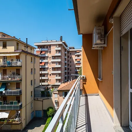 Bergonzoni Modern Apartment by Wonderful Italy-3