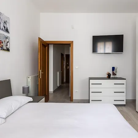 Modern Apartment In Bologna By Wonderful Italy-2